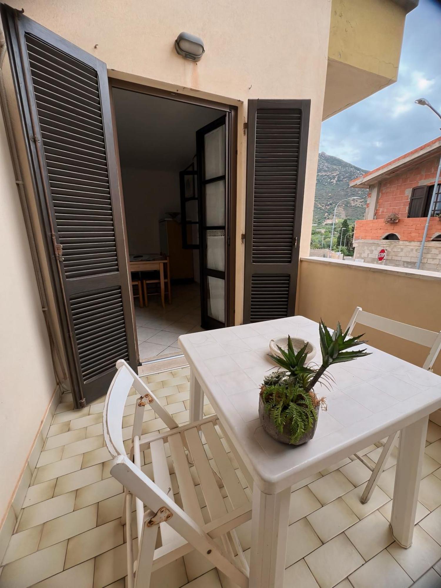 Lu' Appartement Gonnesa Buitenkant foto